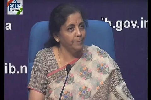 വീണ്ടും സാമ്പത്തിക പരിഷ്കാരങ്ങള്; കൂടുതല് ബാങ്കുകളുടെ ലയനം പ്രഖ്യാപിച്ച് കേന്ദ്ര ധനമന്ത്രി