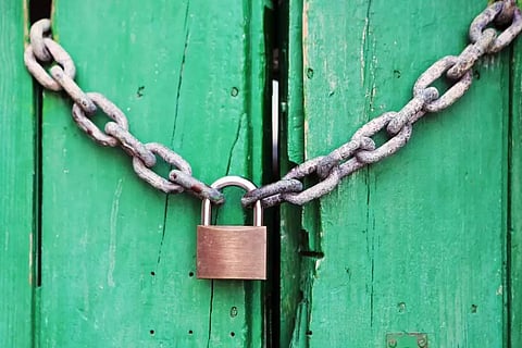 സൗദിയിൽ പ്രവാസികൾ വ്യാപകമായി കടകൾ അടച്ചു പൂട്ടുന്നെന്ന് റിപ്പോർട്ട്