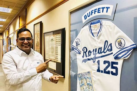 പേപ്പർ വർക്കോ, പവർ പോയ്ന്റ് പ്രസന്റേഷനോ ഇല്ല! വാറൻ ബഫറ്റിന്റെ നിക്ഷേപം പേടിഎം നേടിയെടുത്തതെങ്ങനെ?