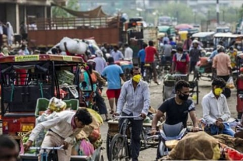 നിയന്ത്രണമില്ലാതെ കോവിഡ്; നിലതെറ്റി രാജ്യത്തെ വ്യാപാര സീസണുകള്
