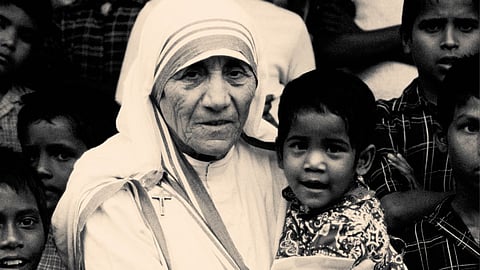 भारत को उपनिवेश बनाने के वेटिकन के उद्देश्य को टेरेसा द्वारा कैसे दृढता दी गयी