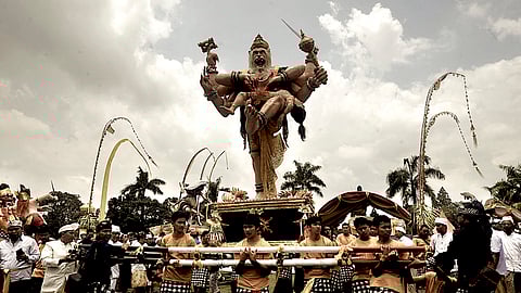 The Nehruvian Squandering of the Hindu Cultural Empire: Nuggets from DVG