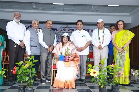 Seshadripuram English High School celebrates Independence Day