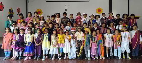 Sri Sri Ravishankar Vidya Mandir hosts mismatch dress competition