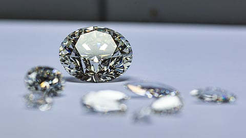De Beers H1 Revenue Plummets 21% to $2.2 Billion