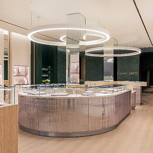 Brilliant Earth Reports 6% Q1 Sales Growth on Fine Jewellery Demand
