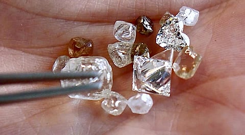 De Beers Cuts Rough Diamond Prices, Reduces Sightholder Base