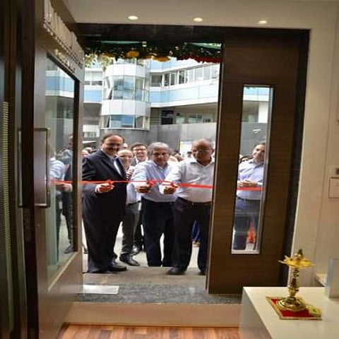 (L to R) Alok Kala, Editor & Publisher, Diamond World; Anoop Mehta, President, Bharat Diamond Bourse; Dilip V. Lakhi, CEO, Lakhi Group