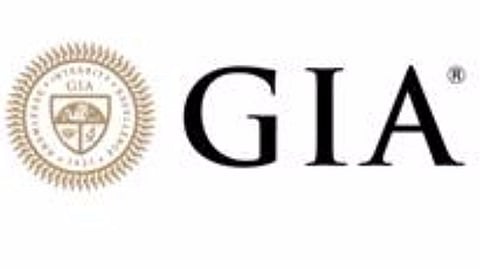 Dona Dirlam Retires as Director of the Richard T. Liddicoat
Gemological Library and Information Center