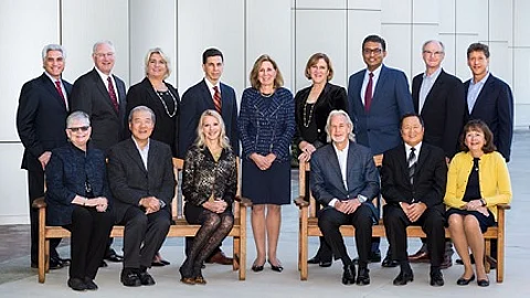 The Board of Governors met in November at the GIA World Headquarters in Carlsbad, CA. Pictured from left, seated: Barbara A. Sawrey, Ph.D., Lawrence Ma, Barbara Lee Dutrow, Ph.D., Robert Andrew ‘Andy’ Johnson, Thomas T. Yang, Karen Evans; standing: Elliot Tannenbaum, Thomas H. Insley, Lisa A. Locklear, Thomas M. Moses, Board Chair Dione D. Kenyon, Susan M. Jacques, Amit Dhamani, John W. Valley, Ph.D. and Stephen F. Kahler. Not pictured: Glenn R. Nord. Photo by Kevin Schumacher/GIA.