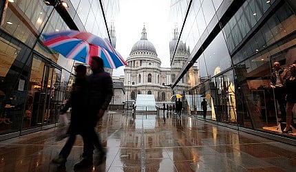 UK retail sales show minor growth over Christmas