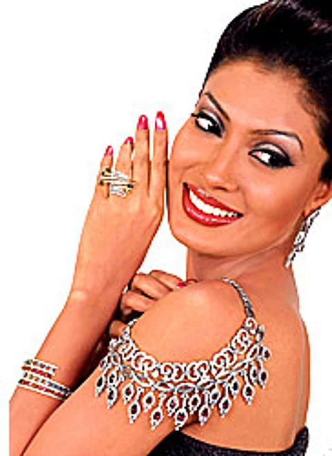 Mumbai Offers Complete Shopping Experience