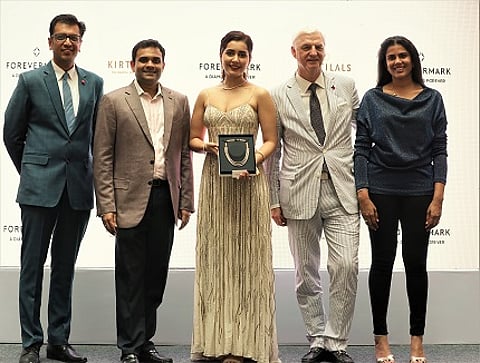 Forevermark Event- Sachin Jain, President, Forevermark, Mr. Suraj Shantakumar, Director – Business Strategy, Kirtilals, Film star Raashi Khanna, Stephen Lussier, Chairman, Forevermark, Seema Mehta, Creative Director, Kirtilals