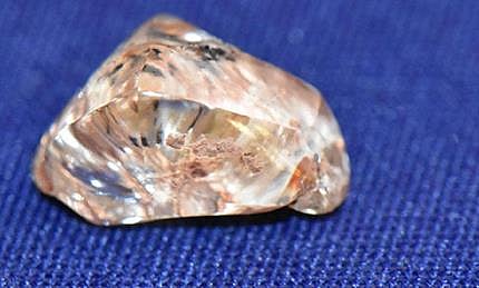 Texas Woman Finds 3.72 Carat Yellow Diamond in Arkansas Park