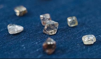 De Beers fourth cycle sales dips amidst uncertainty in India