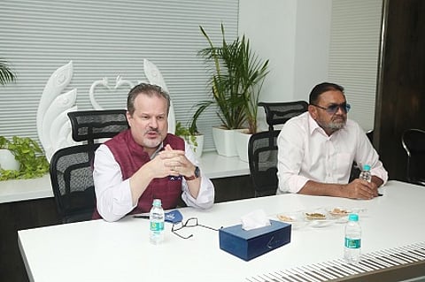 US Consul General Visits Prominent Diamond Facility