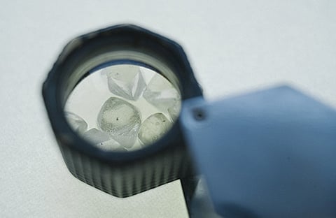 De Beers reports $332 million in sales