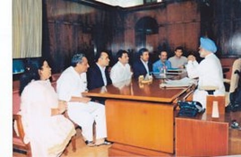 Diamantaires Meet PM Regarding Indians Detained in China