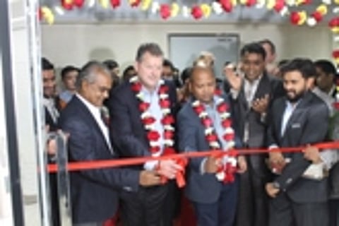 De Beers’ Mr. Paul Rowley inaugurates H.K.Impex Pvt Ltd.’s new office in Hong Kong