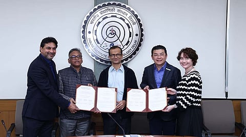(L-R) Mr. Jaydeep Singh, General Manager for South Asia, Kaspersky; Prof, Naresh Bhatnagar, Dean, Research & Development, IIT Delhi; Prof. Preeti Ranjan Panda, Dean, Corporate Relations, IIT Delhi; Mr. Adrian Hia, Managing Director , Asia-Pacific, Kaspersky; and Ms. Evgeniya Russkikh, Head of Academic Affairs, Kaspersky.