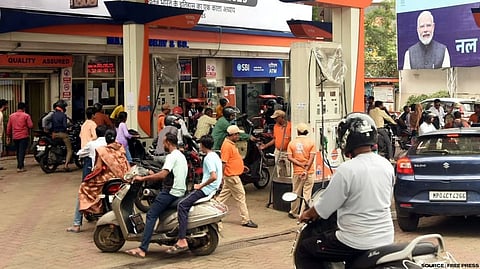 MP Petrol Pumps to Stop UPI Payments Above ₹2,000 Over MDR Charges