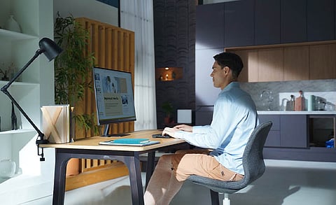 Samsung Unveils World’s First Smart Monitor