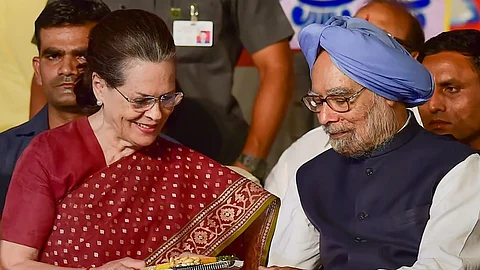 சோனியா காந்தியுடன் மன்மோகன் சிங்