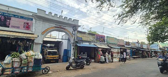 ஸ்ரீவில்லிபுத்தூரில் உள்ள 90 ஆண்டுகள் பழைமையான பென்னிங்டன் வணிக வளாகம்