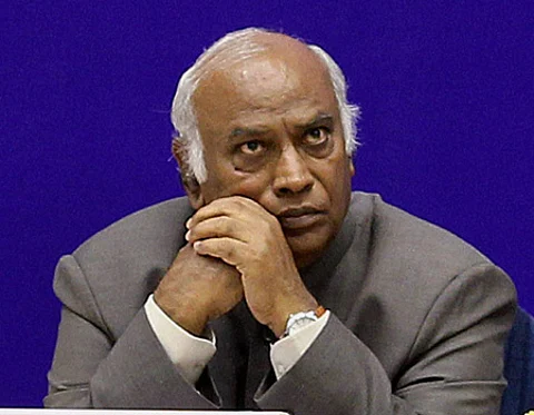 மல்லிகார்ஜுன கார்கேவை கொல்ல சதி: காங்கிரஸ் பரபரப்பு குற்றச்சாட்டு