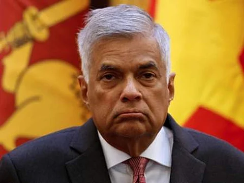 அரசாங்கத்தை கவிழ்க்கும் முயற்சிகளை ராணுவ பலத்துடன் நசுக்குவோம்: ரணில் எச்சரிக்கை