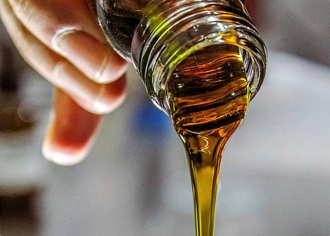 Olive oil. Photo by Fulvio Ciccolo, unsplash
