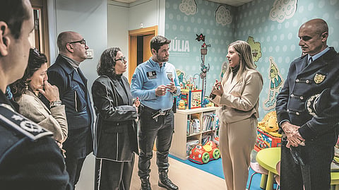 Espaço já fez cerca de 8000 atendimentos ao longo desta década de atividade. Margarida Balseiro Lopes, Ministra da Juventude e Modernização, durante visita ao "Espaço Júlia".