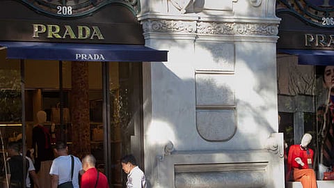 Treze marcas de luxo suspeitas de explorar trabalhadores chineses em Itália