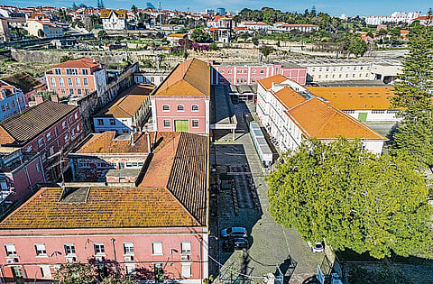 O complexo da Manutenção Militar é formado por 15 prédios e ocupa uma área de sete hectares. Alguns edifícios estão abandonados.