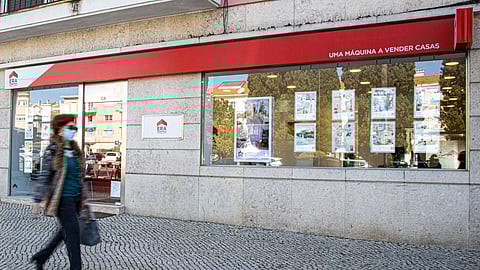 Associação das imobiliárias estima que tenham sido vendidas cerca de 150 mil casas no ano passado, mais 14 mil do que em 2023.