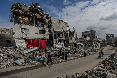 Retirada israelita permite que os palestinianos regressem aos seus locais de origem no norte de Gaza.