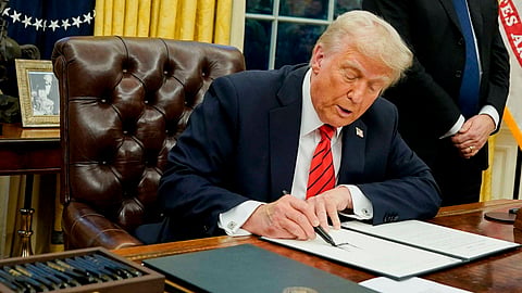 Trump barra entrada de jornalista da AP na Sala Oval por agência não alterar nome do Golfo do México