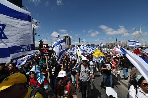 Milhares de israelitas manifestaram-se em Jerusalém contra Netanyahu.