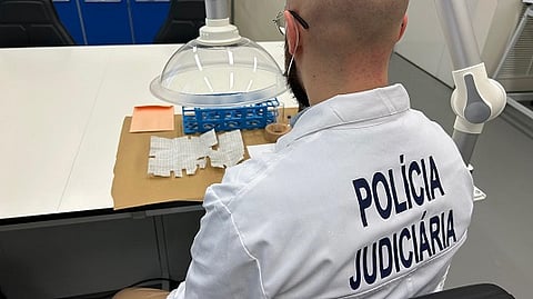 PJ detém mulher suspeita de tentar introduzir na cadeia droga sintética escondida na "roupa interior"