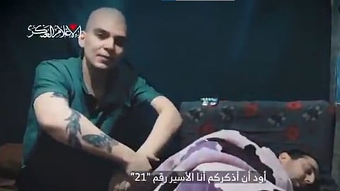 Hamas divulga vídeo com reféns vivos antes de manifestação de famílias