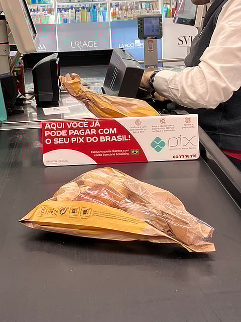 Rede Continente informa sobre o uso do PIX.