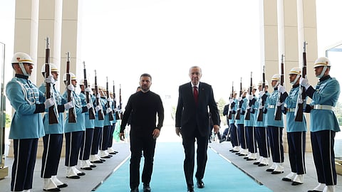 Zelensky e Erdogan estiveram reunidos durante três horas no palácio presidencial de Ancara.