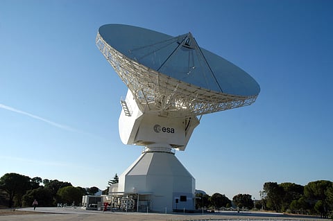 Antena da ESA em Cebreros, Espanha, transmitirá o sinal de rádio para o espaço profundo