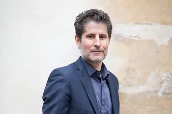 Giuliano da Empoli não esqueceu a passagem do caos por Lisboa e dedica um capítulo à reunião do Clube de Bilderberg.