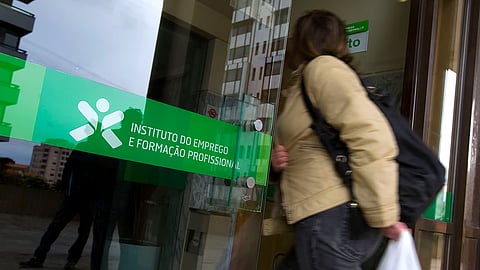 Inscritos nos centros de emprego caem 11,1% para mais de 310 mil em janeiro