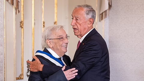 António Mota, condecorado por Marcelo Rebelo de Sousa, em junho de 2025, com as insígnias da Grã-Cruz da Ordem do Infante D. Henrique.