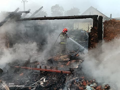 Casa de bombeiro atingida por ataque russo. "A sua mulher, filha e neto de um ano morreram", diz Zelensky