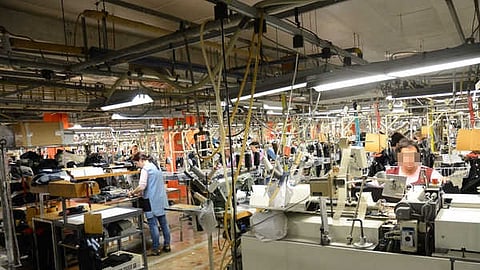 Trabalhadores sobrequalificados recebem abaixo 36,8% do esperado para a qualificação, aponta estudo