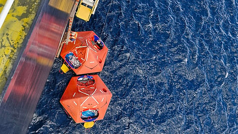 Marinha coordenou resgate de 11 tripulantes de barco de pesca nos Açores