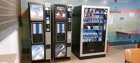 Bebidas quentes das máquinas automáticas estão fora do ‘IVA da restauração’